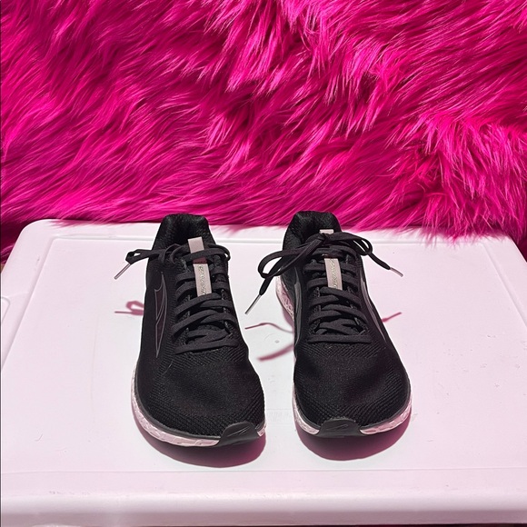 Altra Shoes - Altra Black and White Athletic Shoes